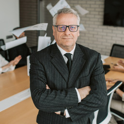 Carlos Martínez – Presidente